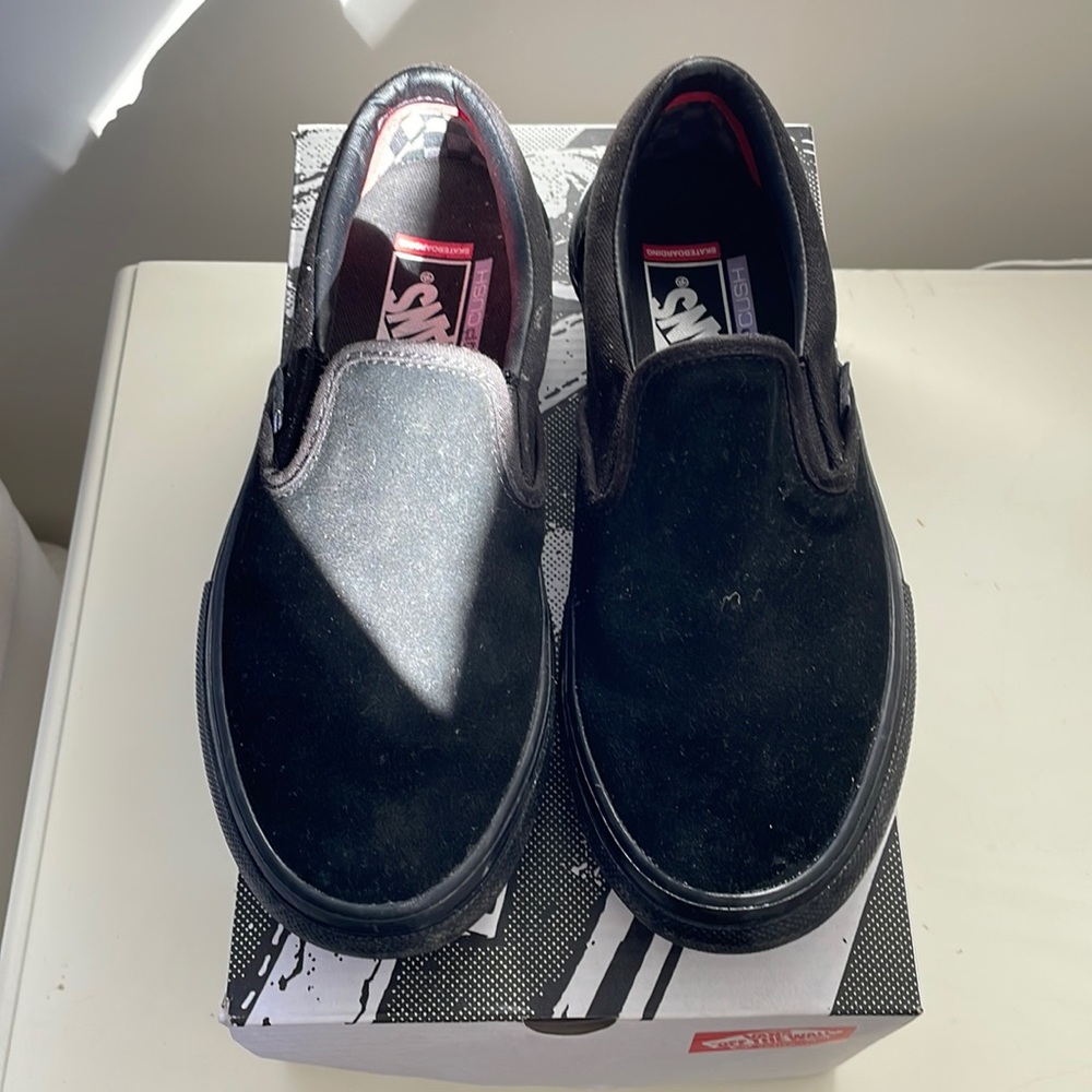New with box skater black suede vans slip on